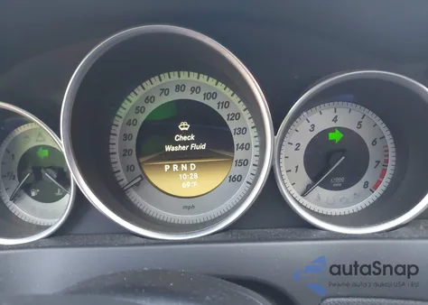 2012 Mercedes-Benz C 250 z USA, uszkodzony, nr VIN WDDGJ4HB6CF754679